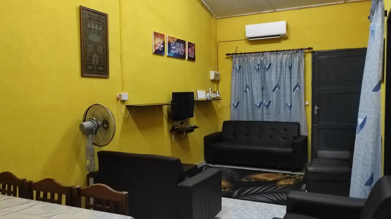 Ferienhaus Homestay Opah Parit Buntar, Perak