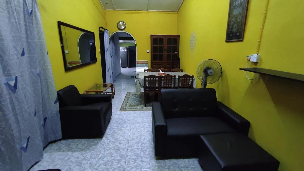Homestay Opah Parit Buntar, Perak Ferienhaus