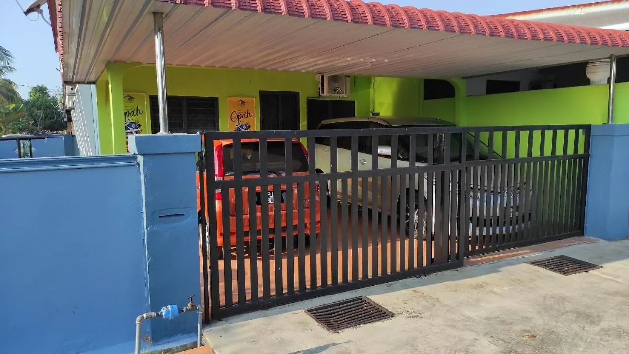Homestay Opah Parit Buntar, Perak 0*,